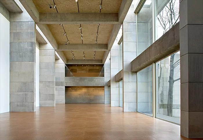 Acoustement acoustical plaster pigmented and isntalled in the ceiling of an art museum